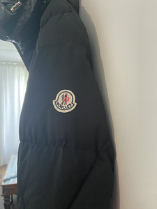 Куртка Moncler (3 фото из 5)