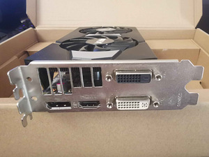 ATI AMD Radeon R9 200 Series (3 фото из 4)