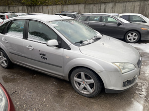 Ford Focus varuosadeks (3 foto / 6)