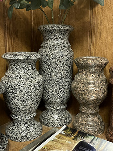 ПАМЯТНИКИ И ОГРАДЫ (8 фото из 10)