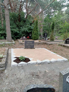 Благоустройство мест захоронений (6 фото из 7)
