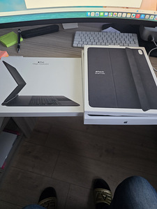 iPad Air M2 13 256 GB 5G + Magic Keyboard + Smart Folio (4 foto / 4)