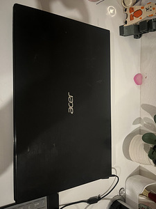 Acer Aspire V3-772 (2 foto / 3)
