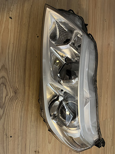 Esituli vasak Suzuki vitara (2 foto / 4)