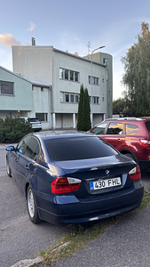 BMW 318i manuaal (2 foto / 5)