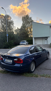 BMW 318i manuaal (3 foto / 5)