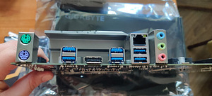 Gigabyte Socket 1200 Z590 D (2 foto / 3)