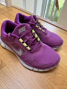 Nike tossud, suurus 36 (1 foto / 4)