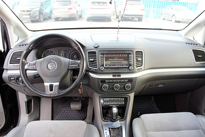 Volkswagen SHARAN 2013, 2.0TDI (3 foto / 10)