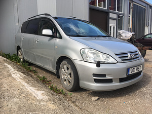 Toyota Avensis Verso 2.0 110kw (2 foto / 6)