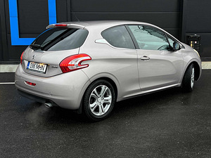 PEUGEOT 208 (3 foto / 8)