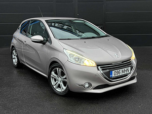 PEUGEOT 208 (4 foto / 8)