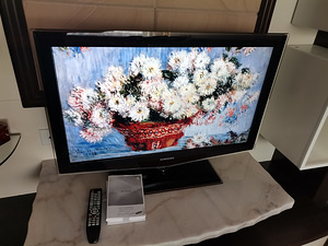 Samsung 37" LE37B653T5W teler (8 foto / 8)