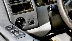 Volkswagen Transporter Combi L1H1 2.5 R5 128 кВт (6 фото из 14)