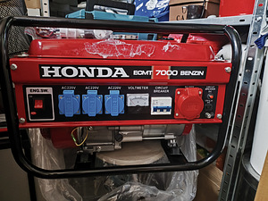 Бензиновый генератор Honda ECMT 7000 (1 фото из 4)