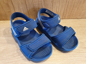 Adidas sandaalid, 23