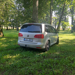 Touran 2.0 TDI (3 фото из 10)