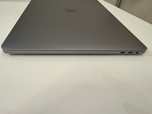 MacBook Pro 2019 16 Retina (5 foto / 9)