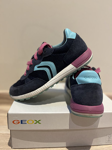 Кроссовки Geox, размер 34 (5 фото из 10)