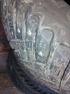 Goodyear 215/65 R16 7,5mm (3 foto / 3)