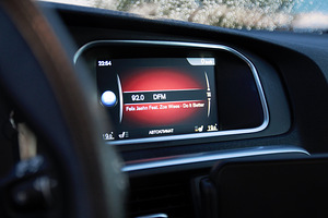 Volvo V40 R-Design 2.0 88kW (10 foto / 10)