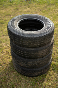 Suverehvid kaubikule Pirelli 195R14C 106/104 (1 foto / 2)