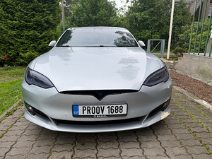 2017 Tesla Model S75D (3 foto / 11)