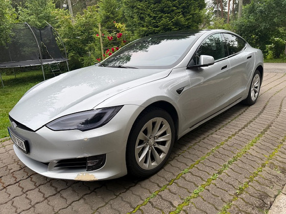 2017 Tesla Model S75D