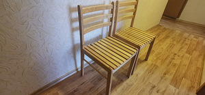 Стулья 4 шт. 15 € / шт. (1 фото из 4)