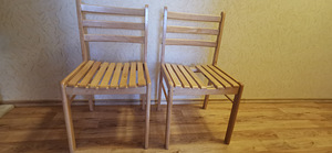 Стулья 4 шт. 15 € / шт. (4 фото из 4)