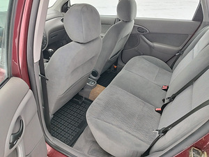 Ford Focus Turnier 1.8 (13 foto / 15)