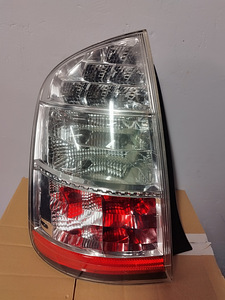 Toyota Prius taga vasak tuli (1 foto / 3)