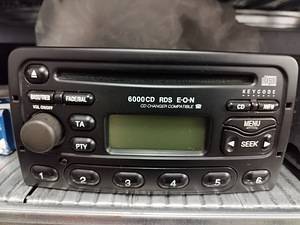 Ford 6000CD makk raadio (1 foto / 4)