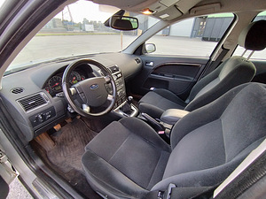 Ford Mondeo 2.5 Ghia (12 foto / 14)