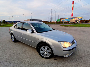 Ford Mondeo 2.5 Ghia (1 foto / 14)
