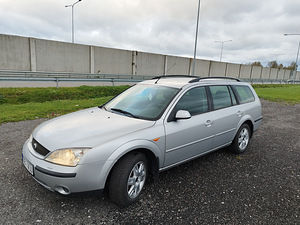 Ford Mondeo Ghia 2.5 V6 (6 foto / 13)