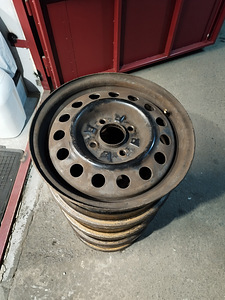 R15 4x114.3 (2 фото из 2)
