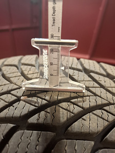 Goodyear R14 4x100 175/65 Honda, Mitsubishi, Nissan, Mini (8 foto / 8)
