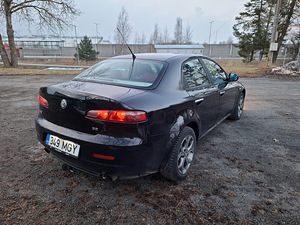 Alfa Romeo 159 (5 foto / 15)