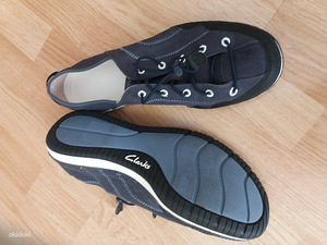 Новые Clarks 42 (2 фото из 2)