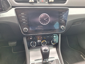 Skoda superb (12 foto / 12)