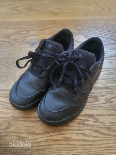 Adidas nr 37,5