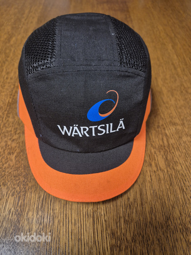 Продается новая защитная кепка "Wärtsilä", размер 53-63