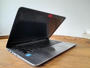 Asus ноутбук (1 фото из 4)