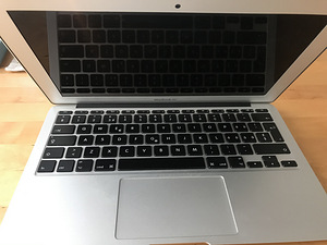 MacBook Air 11.6 (2 фото из 3)