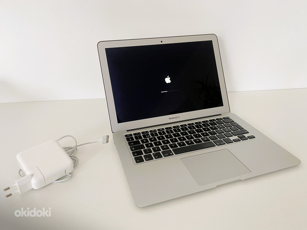 Apple MacBook Air A1466 (фото #1)