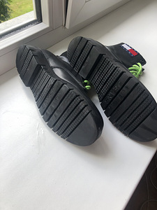 Tommy Hilfiger poolsaapad, s 37 (5 foto / 5)