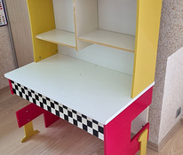 Письменный стол / компьютерный стол для детей