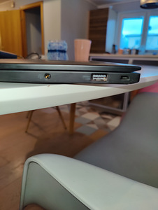 Lenovo ThinkPad X1 Carbon Gen 9 i5-1145G7 16GB 256GB 14'' (5 foto / 5)
