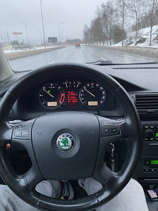 Skoda superb 1.9 tdi manu (5 foto / 8)